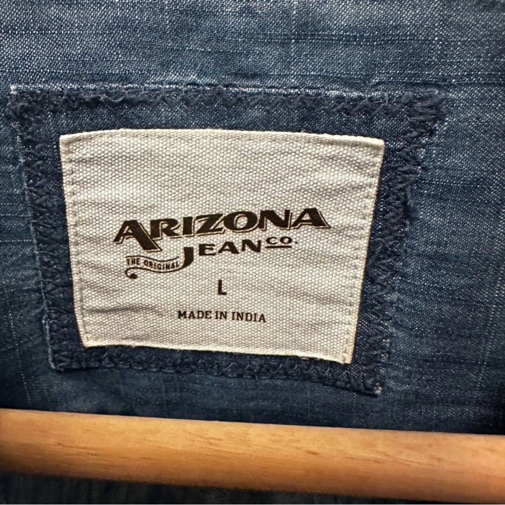🦋 ARIZONA JEAN CO Denim Blue Button Down Shirt - Size L - Picture 4 of 6